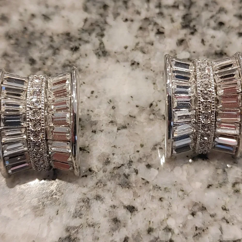 Nolan Miller stud earrings with backs, signed - Picture 12 of 16